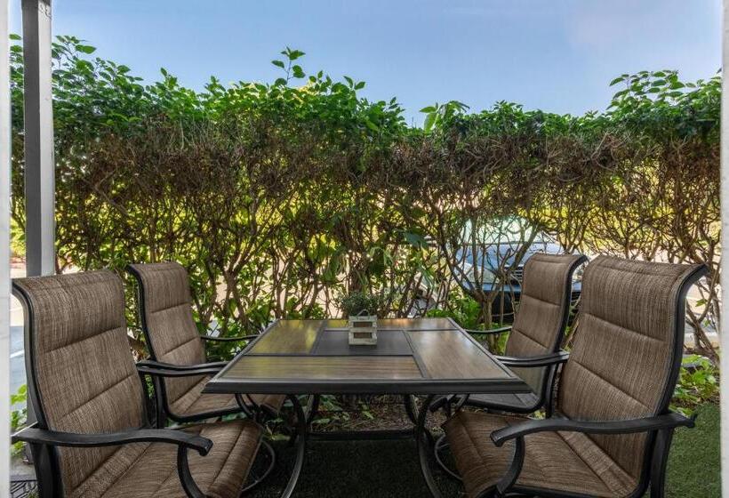 Cozy Maui Studio Retreat Just Steps To The Sand!