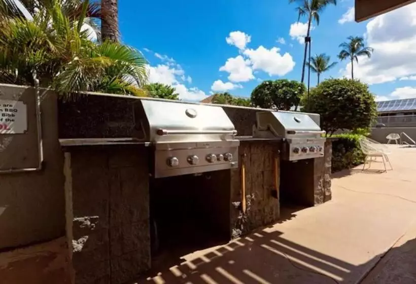 Cozy Maui Studio Retreat Just Steps To The Sand!