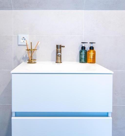 Bed and Breakfast New Family Xl Utopia Top Floor App4 Rotterdam Schiedam City Centre Central