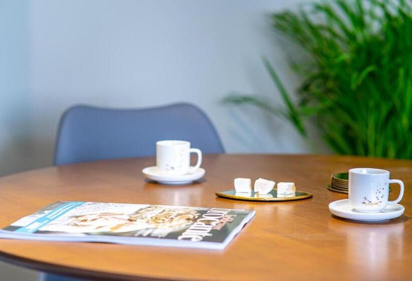 Bed and Breakfast New Family Xl Utopia Top Floor App4 Rotterdam Schiedam City Centre Central