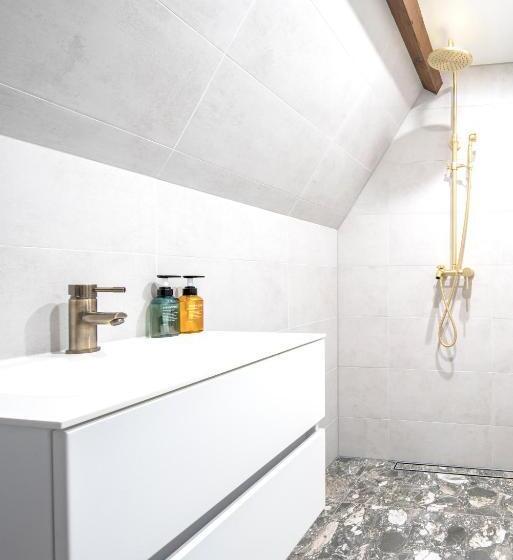 Bed and Breakfast New Family Xl Utopia Top Floor App4 Rotterdam Schiedam City Centre Central