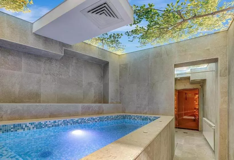 ホテル хотел чудните мостове