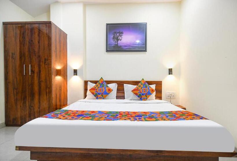 هتل Fabexpress Golden Sky