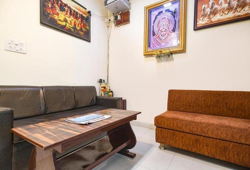 هتل Fabexpress Golden Sky