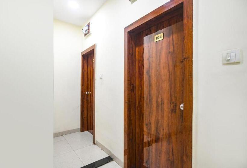 هتل Fabexpress Golden Sky