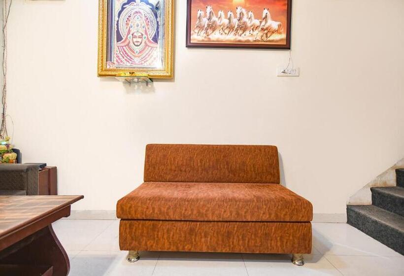 هتل Fabexpress Golden Sky