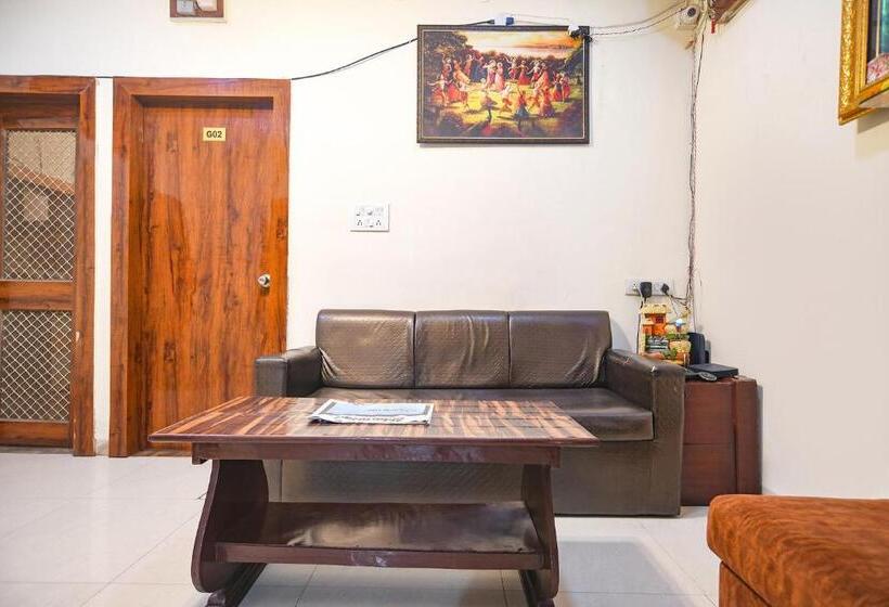 هتل Fabexpress Golden Sky