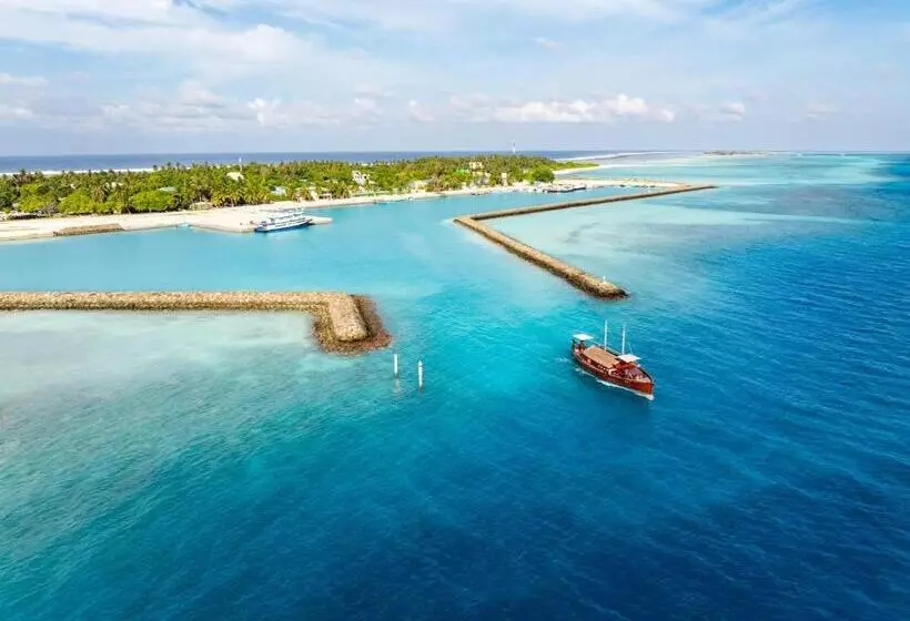 هتل Fushi Beach Guesthouse