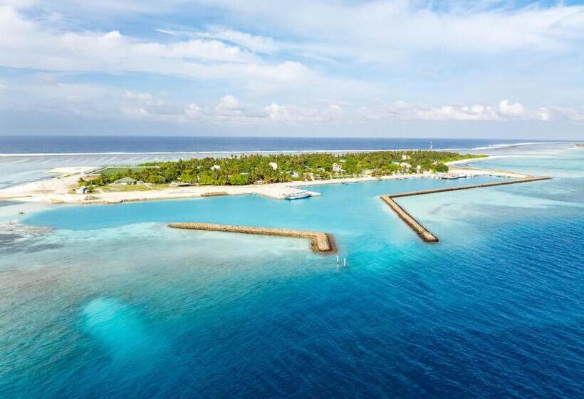 هتل Fushi Beach Guesthouse