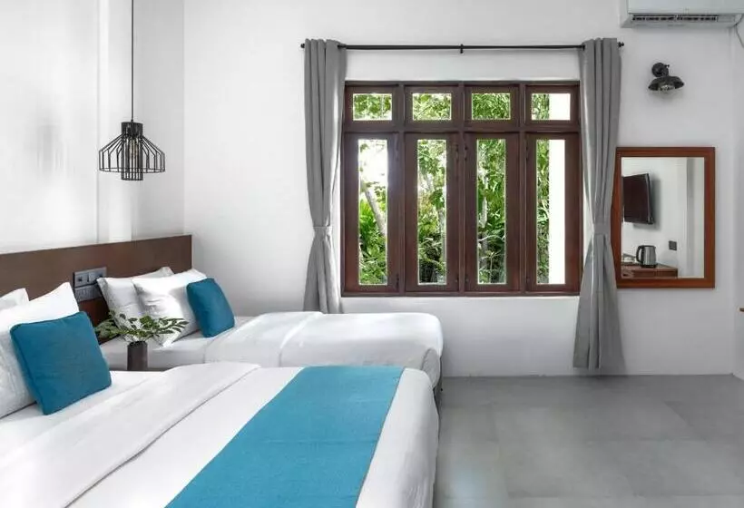 هتل Fushi Beach Guesthouse