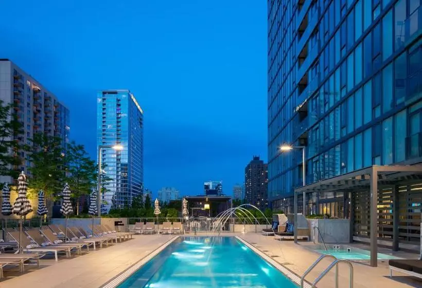 هتل Level Chicago Old Town