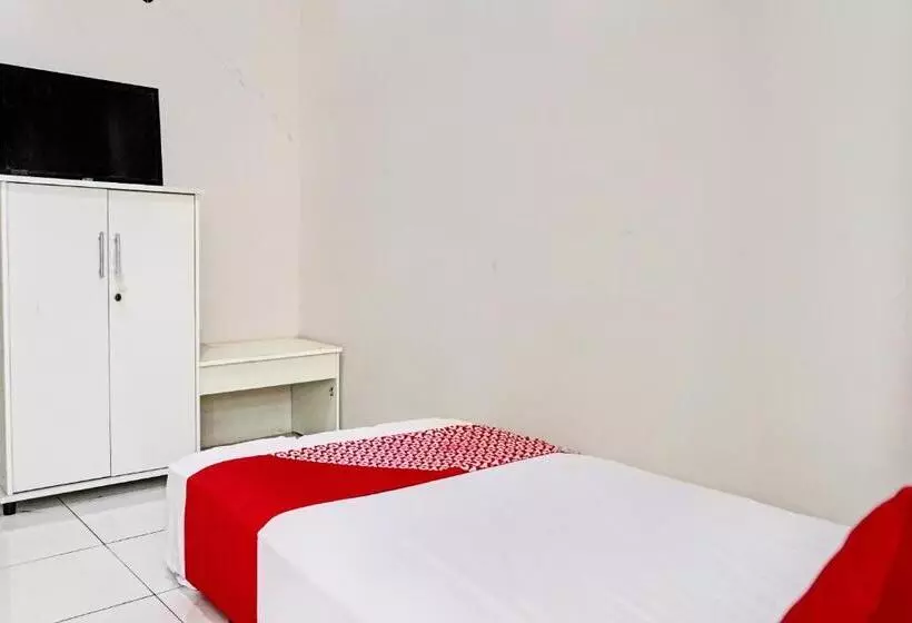 Hotelli Oyo Life 92684 Kost Mutiara Nirwana