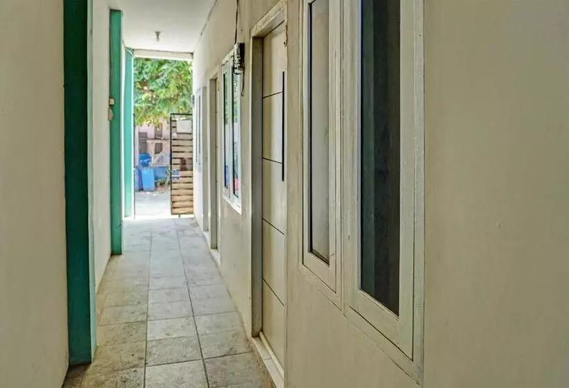 Hotelli Oyo Life 92684 Kost Mutiara Nirwana