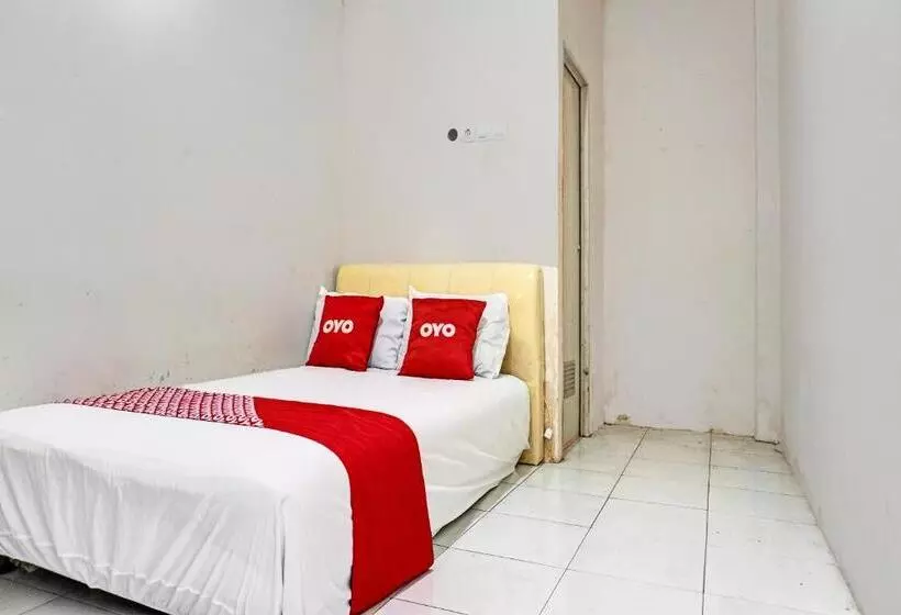 Hotelli Oyo Life 92684 Kost Mutiara Nirwana