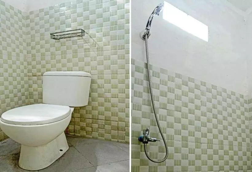 Hotelli Oyo Life 92684 Kost Mutiara Nirwana