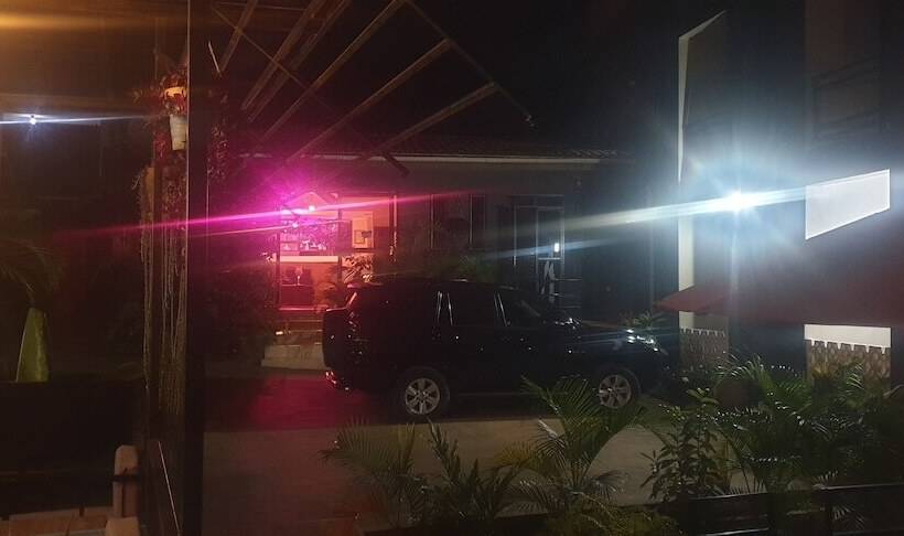 هتل Rosa Negra Uganda