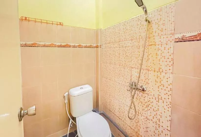 Hotelli Sion Homestay Mitra Reddoorz Near Terminal Kertajaya Mojokerto