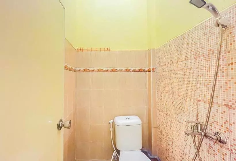 Hotelli Sion Homestay Mitra Reddoorz Near Terminal Kertajaya Mojokerto