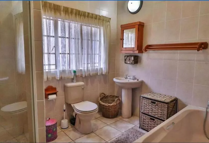 Aamiaismajoitus (B&B) Mispel House Self Catering Holiday Accommodation
