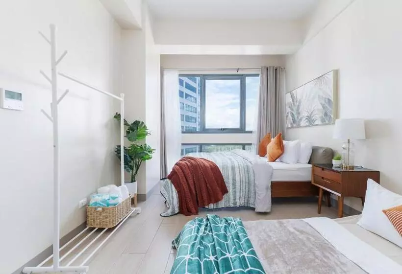 Omp T1 6h, Free Beach & Pool Access, Near Airport, Fast Wifi, Netflix