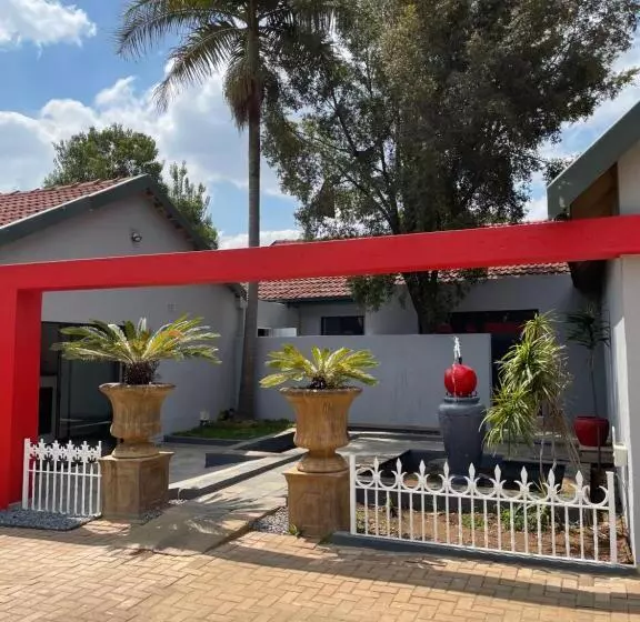 Majatalo 473 On Cliff