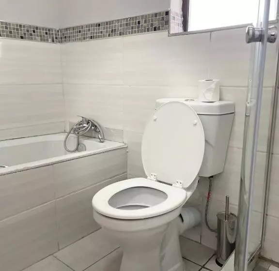 Majatalo 473 On Cliff