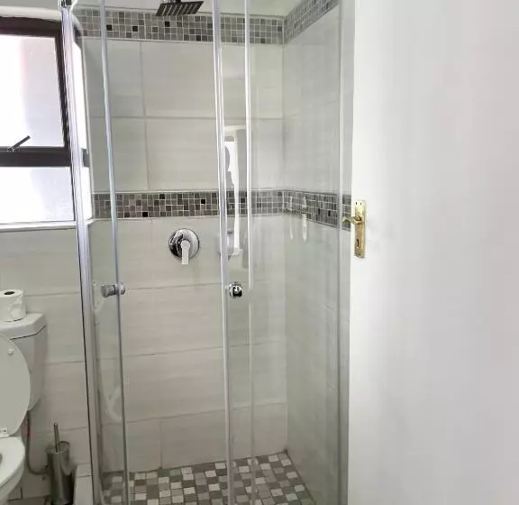 Majatalo 473 On Cliff