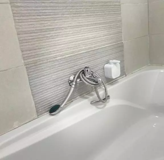 Majatalo 473 On Cliff