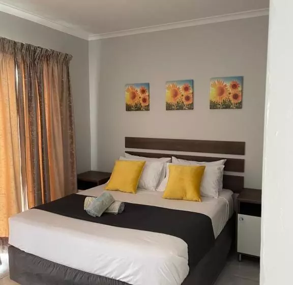 Majatalo 473 On Cliff