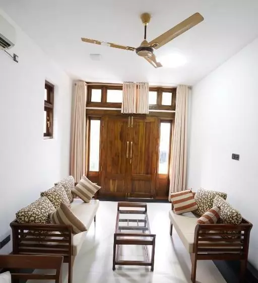 Majatalo Jaruv Royal Residencies