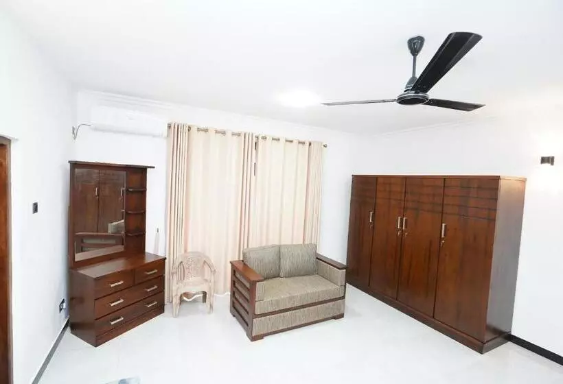 Majatalo Jaruv Royal Residencies