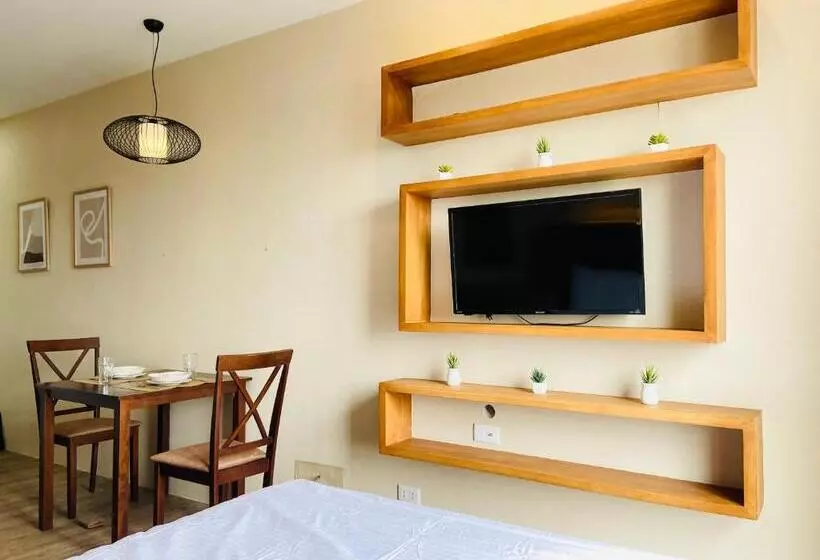 Urban Retreat At Avida Tower