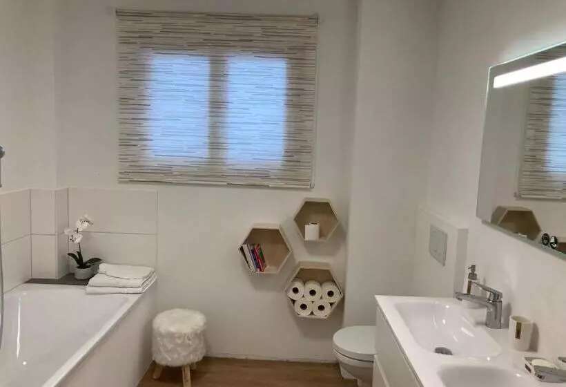 Aamiaismajoitus (B&B) Le Lézard Et La Grenouille Bnb