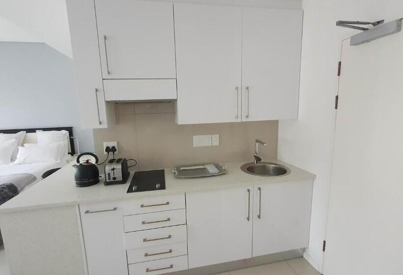 Hotel Itowers Studio Suite