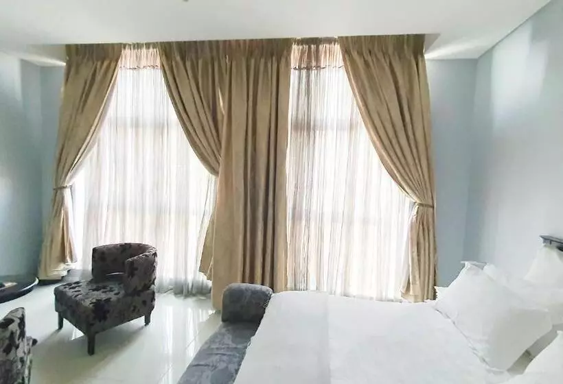 هتل Itowers Studio Suite