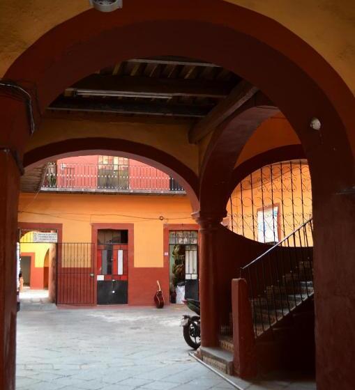 فندق Le Chat Noir By Rotamundos