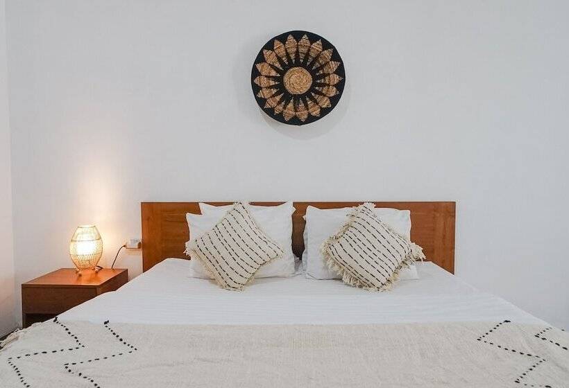 Отель Maisaba Coliving Cempaka