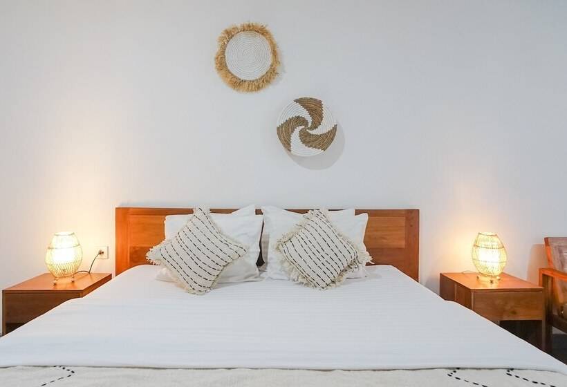 Отель Maisaba Coliving Cempaka