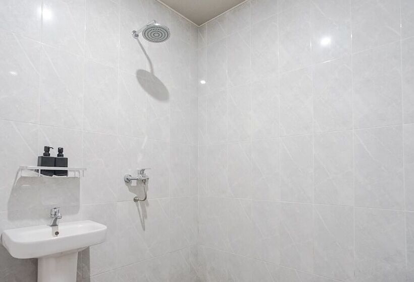 Отель Maisaba Coliving Cempaka