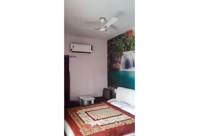 هتل Omkar Farm House, Bhuj