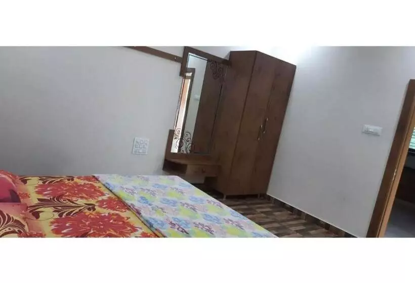 ホテル Omkar Farm House, Bhuj