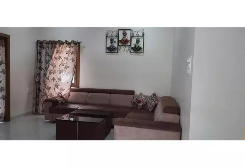 ホテル Omkar Farm House, Bhuj