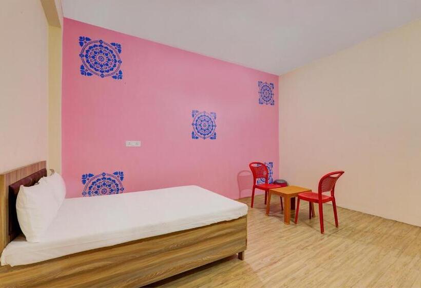 酒店 Oyo Krishna Restaurant And Guest House