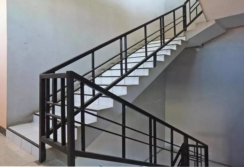 Hotelli Oyo Life 92915 Duta Amnan Syariah