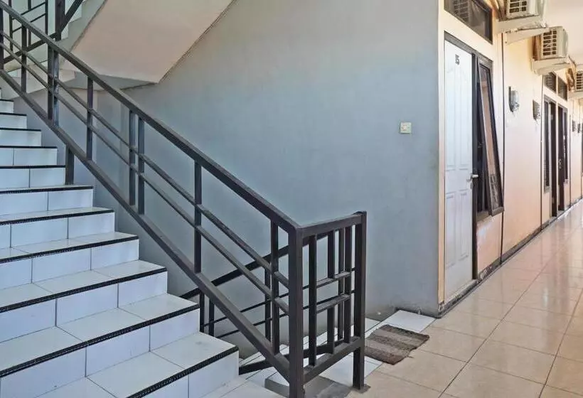 Hotelli Oyo Life 92915 Duta Amnan Syariah