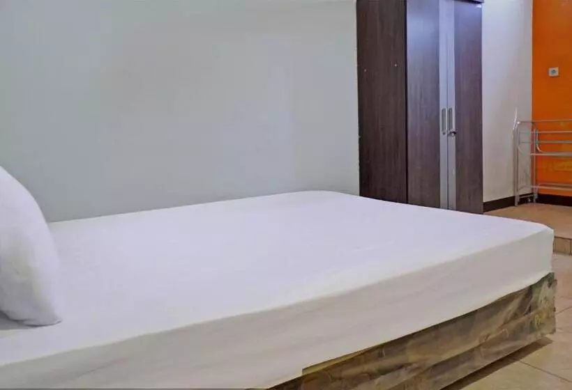 Hotelli Oyo Life 92915 Duta Amnan Syariah