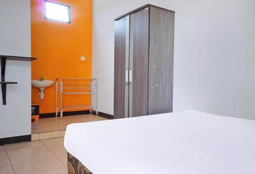 Hotelli Oyo Life 92915 Duta Amnan Syariah