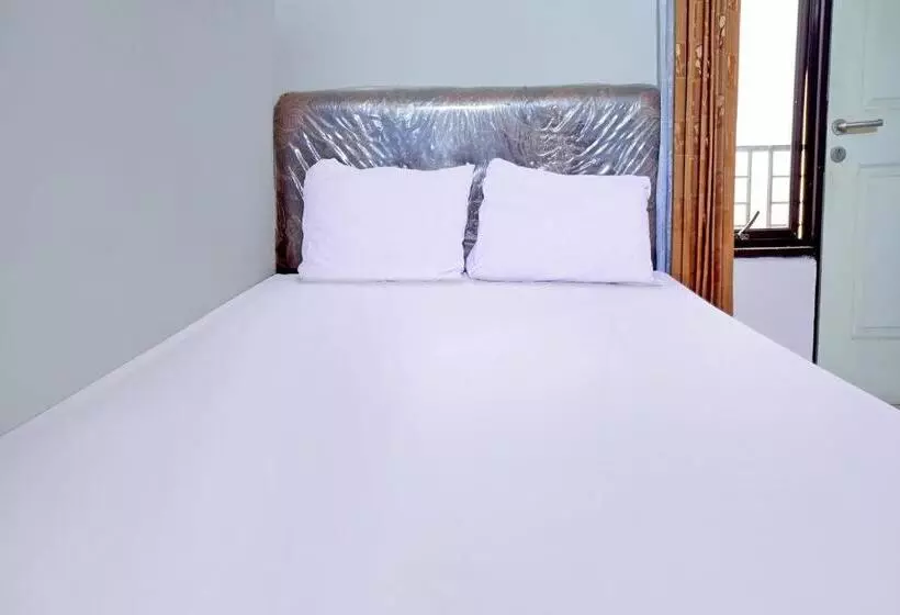 Hotelli Oyo Life 92915 Duta Amnan Syariah