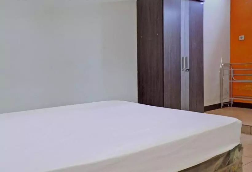 Hotelli Oyo Life 92915 Duta Amnan Syariah