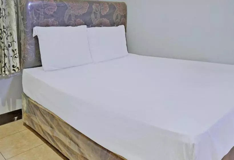 Hotelli Oyo Life 92915 Duta Amnan Syariah